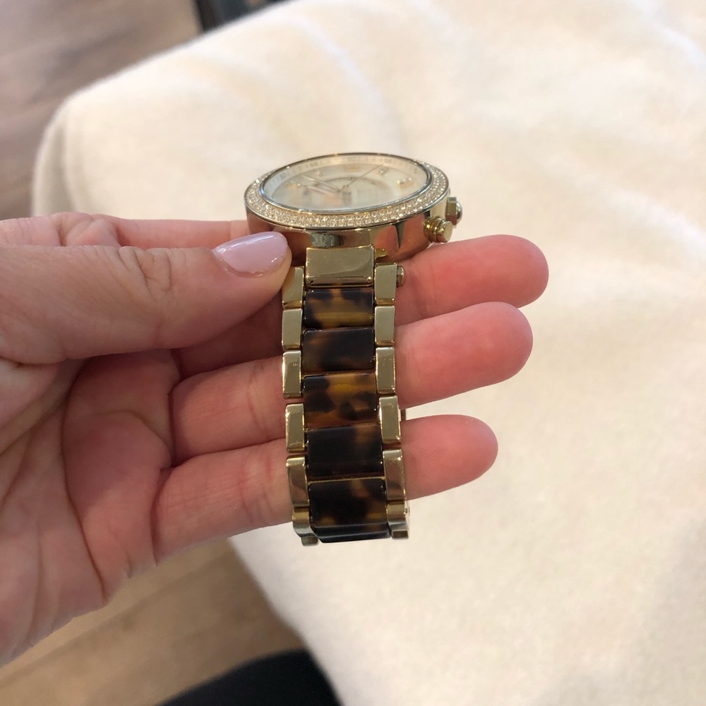 Michael Kors Tortoise Shell Watch - Picture 3 of 4